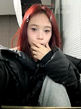 Snapshot of YY-27 chatting on November 18, 4:44 pm YY-27 online show from November 18, 4:44 pm