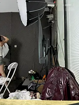 Snapshot of YY-27 chatting on November 20, 9:20 am YY-27 online show from November 20, 9:20 am