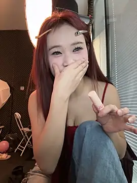 Snapshot of YY-27 chatting on November 23, 8:14 am YY-27 online show from November 23, 8:14 am