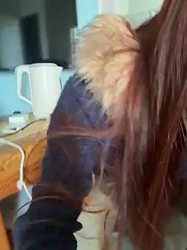 Snapshot of YY-27 chatting on December 3, 5:15 am YY-27 online show from December 3, 5:15 am