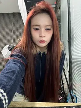 Snapshot of YY-27 chatting on December 4, 4:55 am YY-27 online show from December 4, 4:55 am