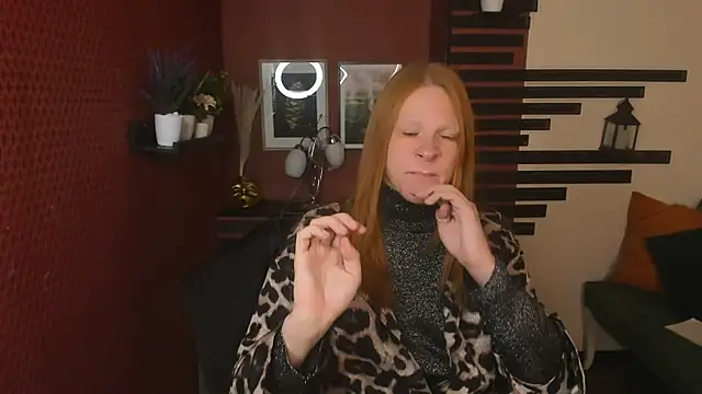 ChloeValentinee online show from November 20, 1:00 pm