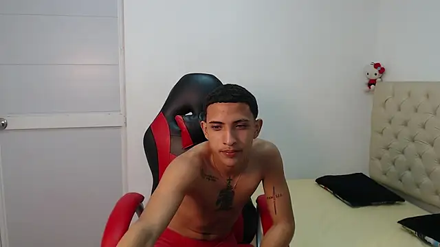 Snapshot of DEIV2_ chatting on November 6, 3:51 am DEIV2 online show from November 6, 3:51 am