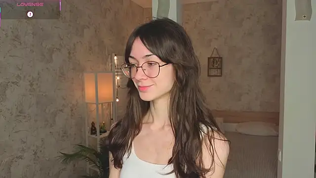 ReneeLippeatt online show from October 25, 7:41 pm