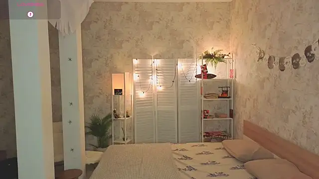 ReneeLippeatt online show from November 2, 7:38 pm