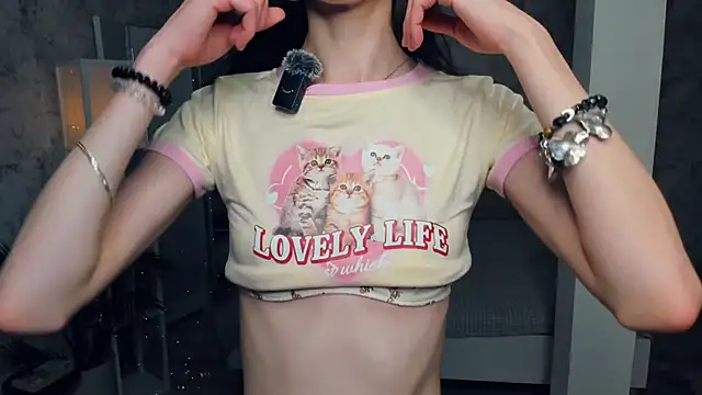 ReneeLippeatt online show from December 4, 7:22 pm