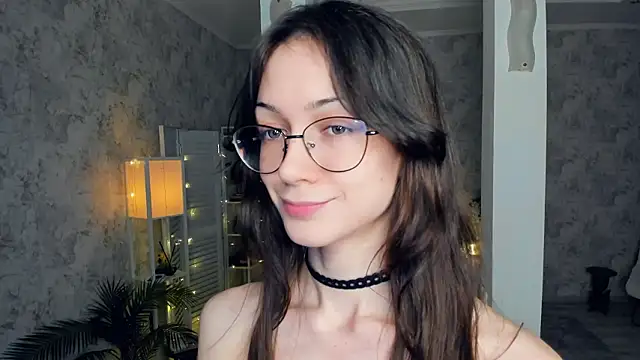 ReneeLippeatt online show from February 3, 2:53 am