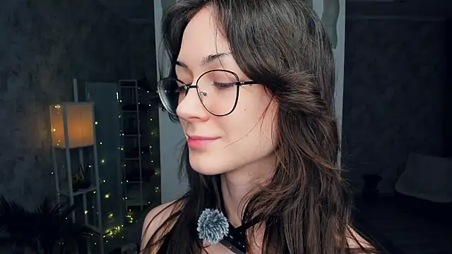 ReneeLippeatt online show from March 1, 8:33 pm