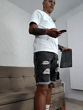 MaximoHall86 online show from October 8, 12:36 pm