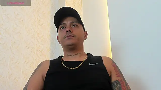 MaximoHall86 online show from October 11, 12:15 pm