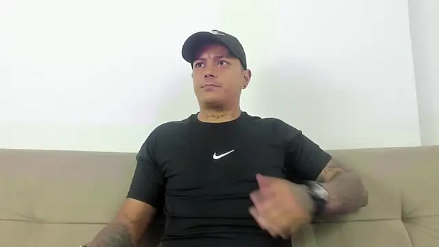 MaximoHall86 online show from November 10, 12:59 pm