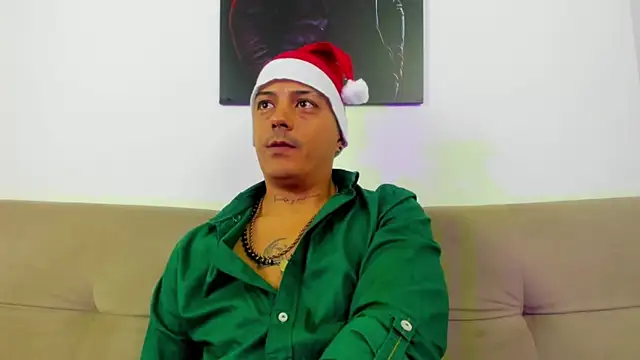 MaximoHall86 online show from December 3, 12:36 pm