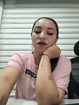 Alisson Stonee online show from June 17, 5:10 am
