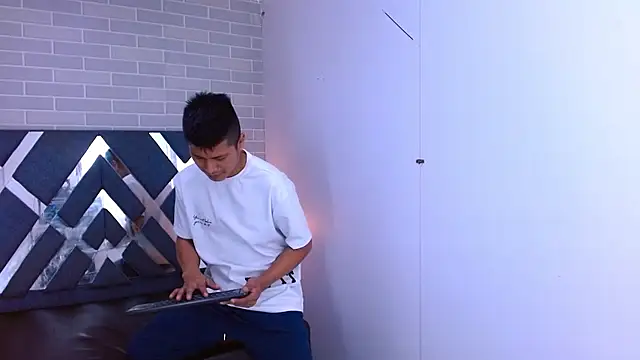 marcus hans  online show from November 11, 7:25 pm