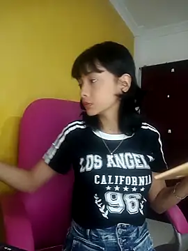 xoxo milk online show from October 16, 5:03 pm