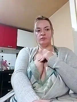 Snapshot of Mommygetnaughty chatting on November 20, 10:31 pm Mommygetnaughty online show from November 20, 10:31 pm