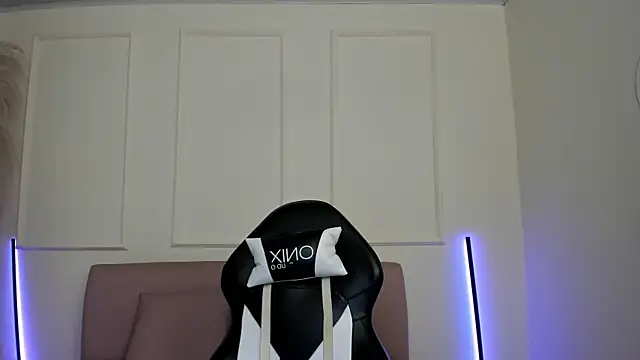 emiilyy cute online show from September 24, 12:08 pm