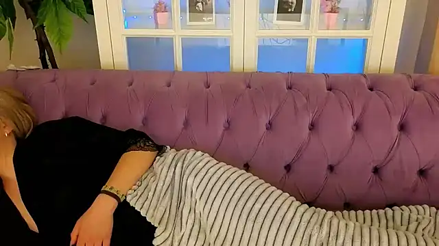 AlinaLiii online show from March 25, 3:45 am