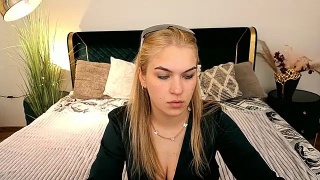 AlinaLiii online show from April 20, 12:52 pm