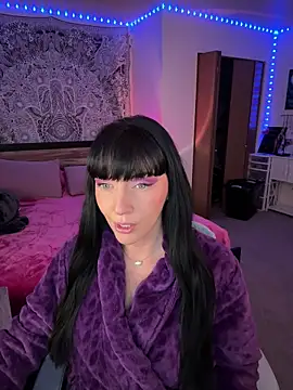 MaciiMayy online show from March 26, 7:19 pm