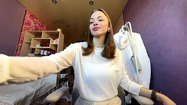 SofiaSmiles online show from September 29, 5:01 am