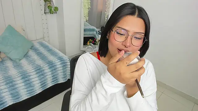 mayukim online show from October 9, 7:23 pm