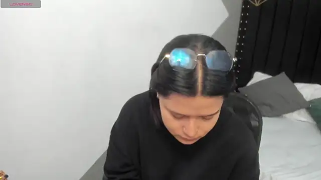 mayukim online show from November 6, 11:44 am