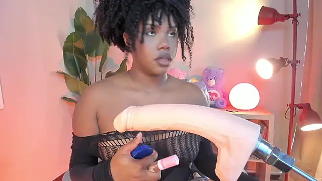 kehlannis  online show from February 3, 8:14 pm