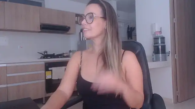 LovePaula online show from February 24, 12:08 am