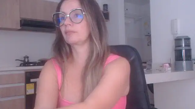LovePaula online show from June 26, 12:04 am