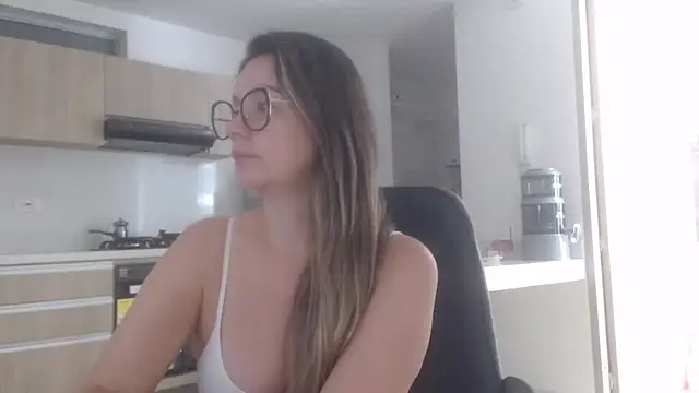 LovePaula online show from June 26, 4:33 pm