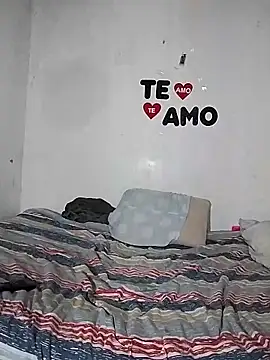 Snapshot of catperigosa chatting on December 13, 7:53 pm catperigosa online show from December 13, 7:53 pm