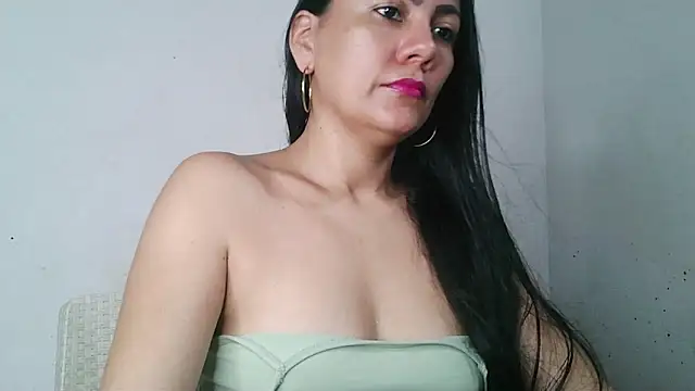 Danna Traviesa online show from November 18, 5:39 pm