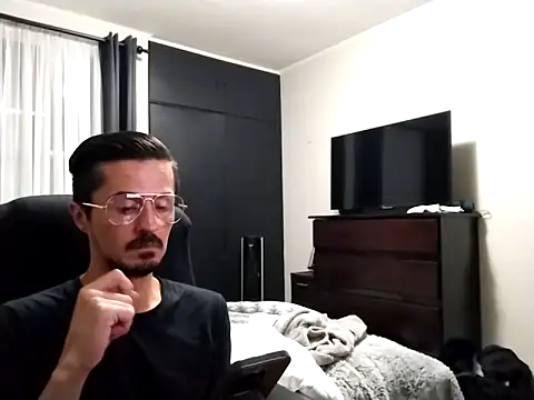 JustBrunox online show from March 19, 3:30 am