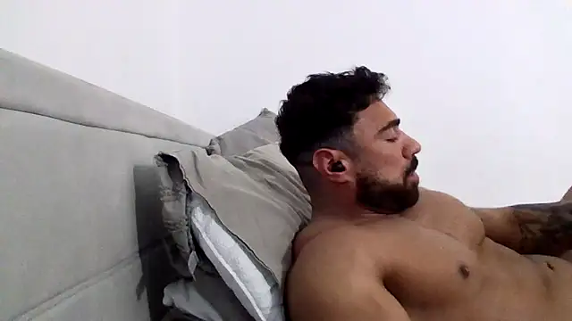 Snapshot of GymKing99 chatting on February 5, 12:10 pm GymKing99 online show from February 5, 12:10 pm