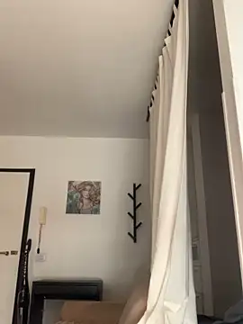 Snapshot of alessiobaz chatting on January 7, 10:51 am alessiobaz online show from January 7, 10:51 am