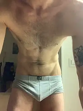 Snapshot of alessiobaz chatting on February 18, 9:00 pm alessiobaz online show from February 18, 9:00 pm