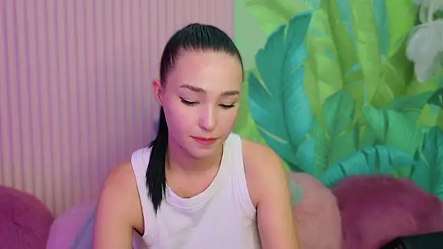 Amanda Choi online show from October 5, 6:06 pm