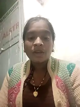 Snapshot of Cuty_prathna chatting on November 24, 12:49 pm Cuty prathna online show from November 24, 12:49 pm