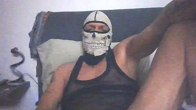 Snapshot of Argo1972 chatting on November 14, 1:26 am Argo1972 online show from November 14, 1:26 am