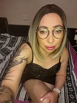siennatempt online show from October 1, 6:36 pm