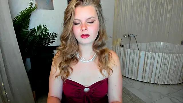 WildeDesiree online show from October 3, 12:02 pm