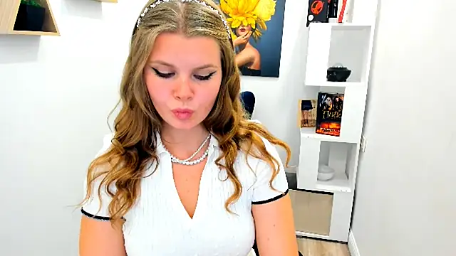 WildeDesiree online show from October 8, 11:41 am
