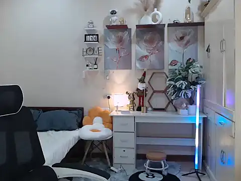 Snapshot of niel_cumshow chatting on November 20, 6:13 am niel cumshow online show from November 20, 6:13 am