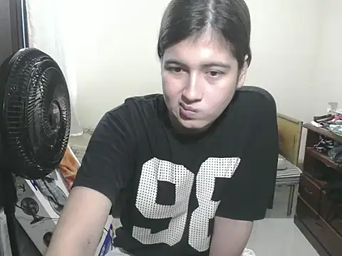 Snapshot of Mirage_Sertori chatting on December 3, 9:13 pm Mirage Sertori online show from December 3, 9:13 pm