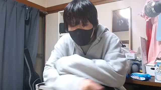 Snapshot of nuu1_221 chatting on November 2, 11:07 pm nuu1 221 online show from November 2, 11:07 pm