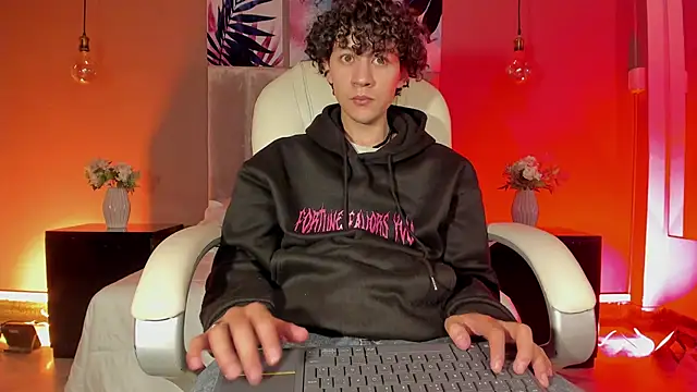 Helios Obscuro online show from November 9, 3:05 am