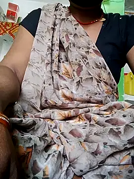 Snapshot of Hot_musko12 chatting on October 19, 9:10 am Hot musko12 online show from October 19, 9:10 am
