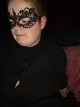 Snapshot of Katy2323 chatting on October 7, 7:33 pm Katy2323 online show from October 7, 7:33 pm