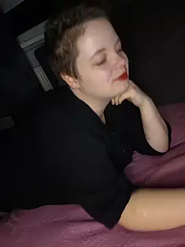 Snapshot of Katy2323 chatting on October 20, 7:47 pm Katy2323 online show from October 20, 7:47 pm